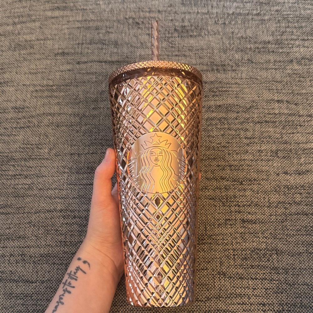 BRAND NEW Starbucks METALLIC ROSE GOLD 24oz JEWELED CHROME TUMBLER HOLIDAY 2023